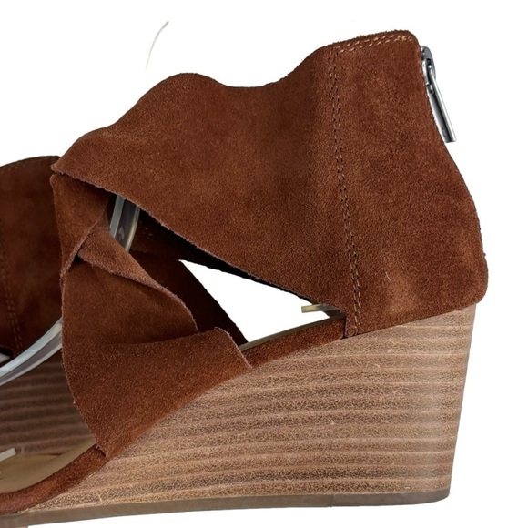 LUCKY BRAND TAMMANEE RYE BROWN SUEDE TWIST WEDGE HEEL SANDAL - Picture 11 of 12